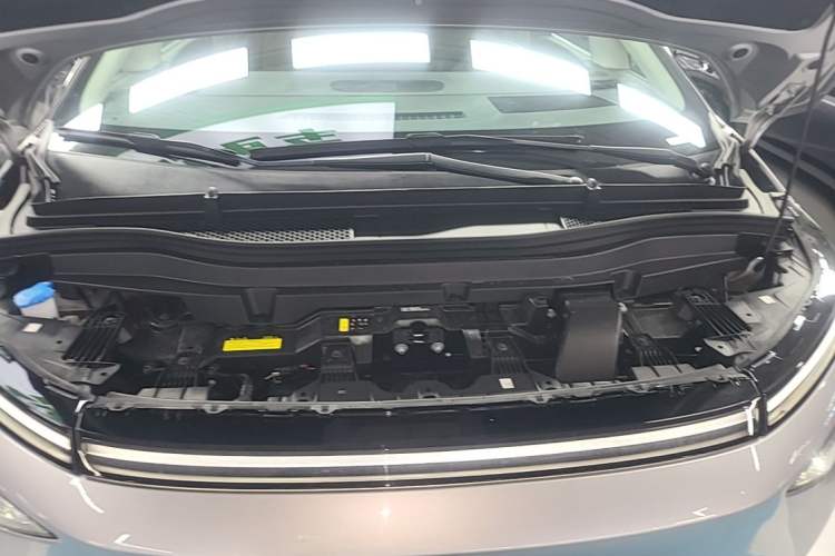 Used XPeng X9 2026 Model—Range-Extended Version 1602 Ultra Engine Bay