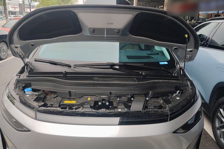 Used XPeng X9 2026 Model—Range-Extended Version 1602 Max Engine Bay