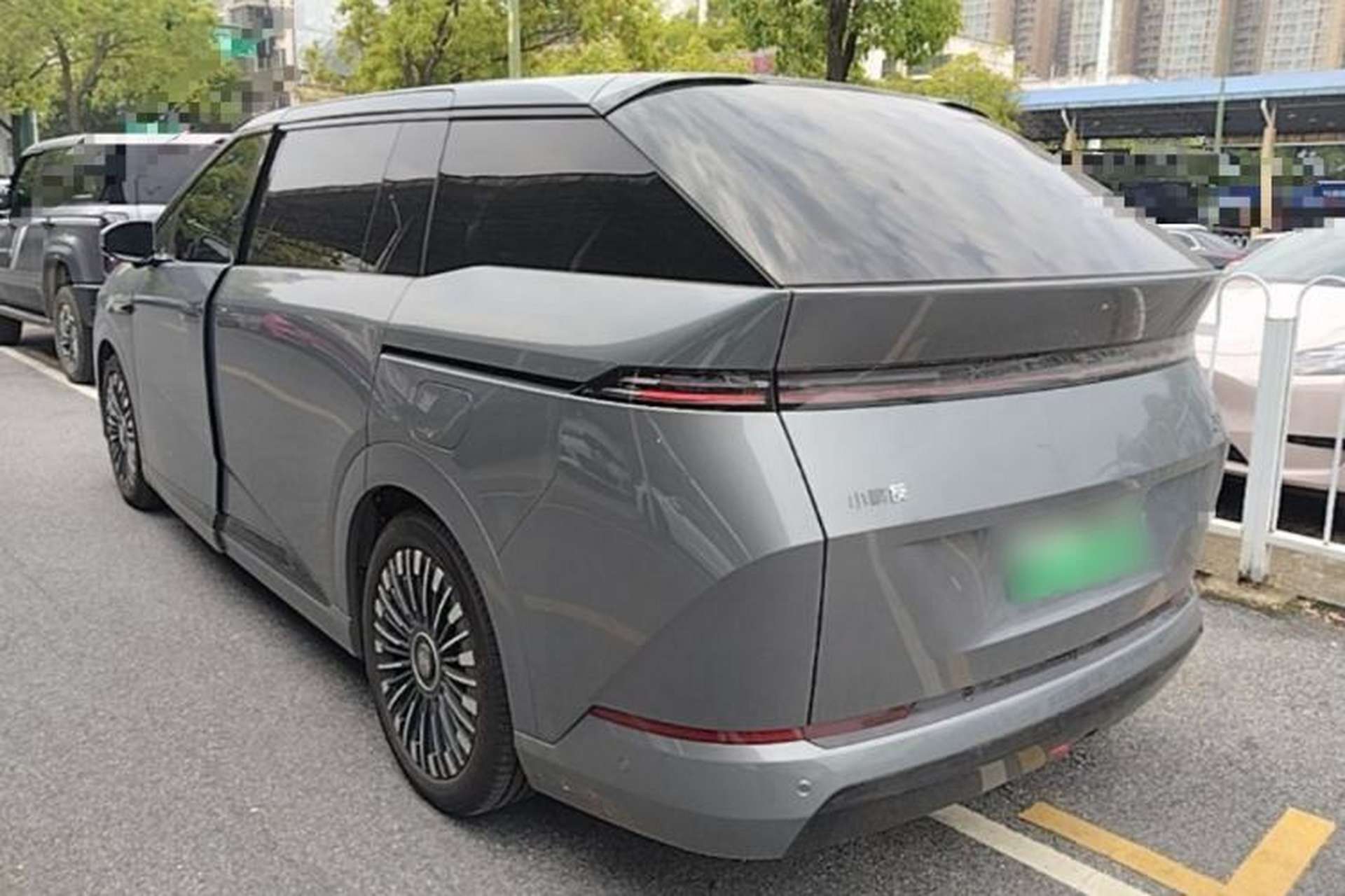 Used XPeng X9 2026 Model—Range-Extended Version 1602 Ultra Exterior 2