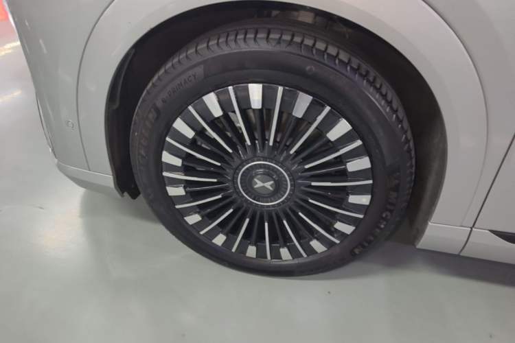 Used XPeng X9 2026 Model—Range-Extended Version 1602 Max Exterior 4