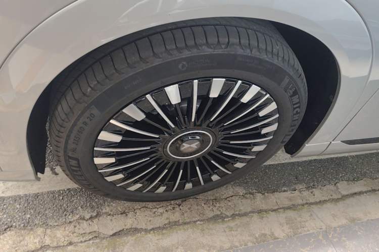 Used XPeng X9 2026 Model—Range-Extended Version 1602 Max Exterior 4