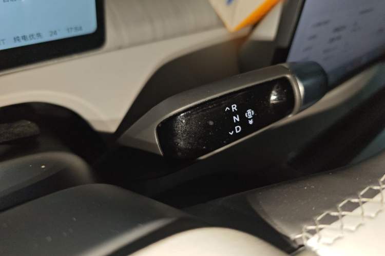 Used XPeng X9 2026 Model—Range-Extended Version 1602 Ultra Gear Lever