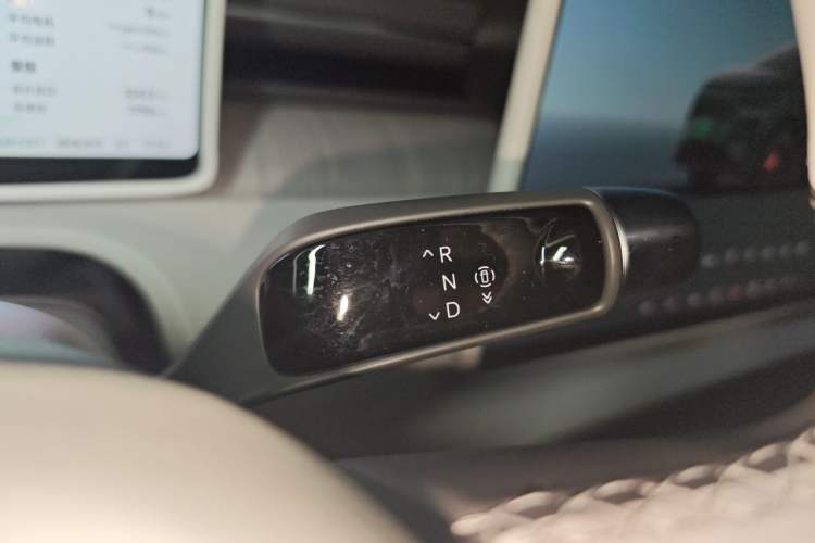Used XPeng X9 2026 Model—Range-Extended Version 1602 Ultra Gear Lever