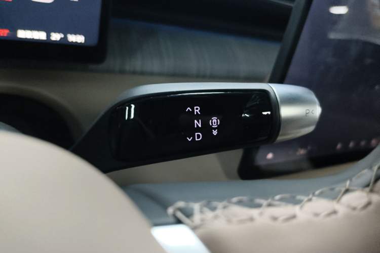 Used XPeng X9 2026 Model—Range-Extended Version 1602 Ultra Gear Lever