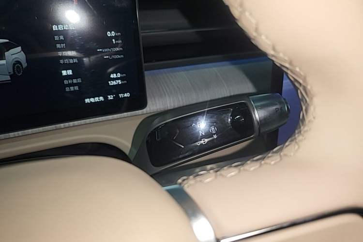 Used XPeng X9 2026 Model—Range-Extended Version 1602 Ultra Gear Lever