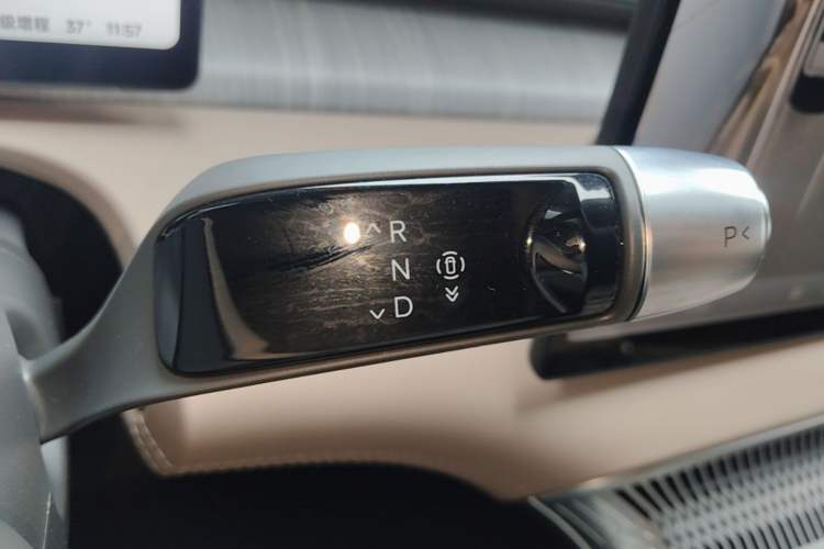 Used XPeng X9 2026 Model—Range-Extended Version 1602 Max Gear Lever