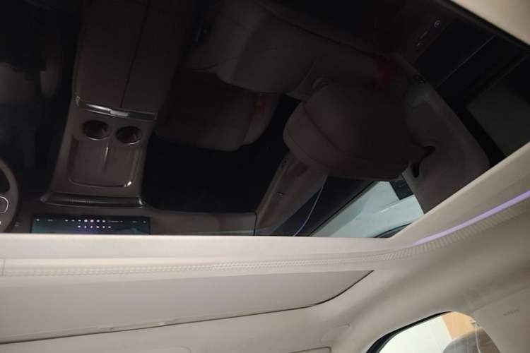 Used XPeng X9 2026 Model—Range-Extended Version 1602 Max Headliner