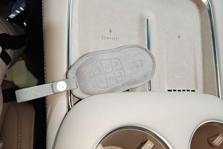 Used XPeng X9 2026 Model—Range-Extended Version 1602 Ultra Interior 1