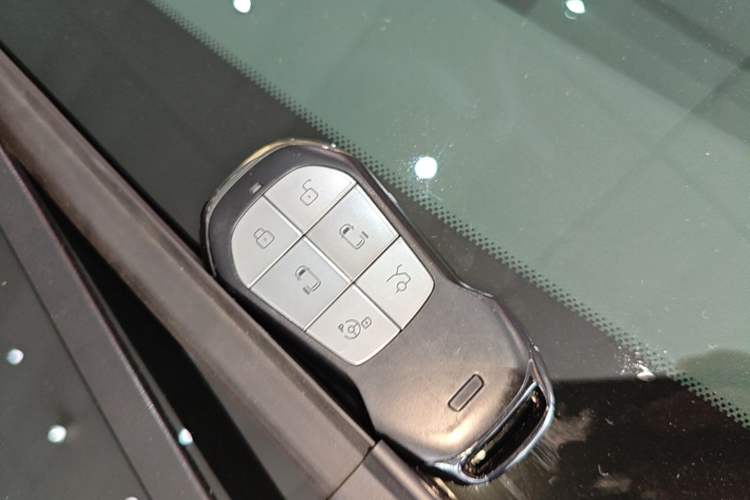 Used XPeng X9 2026 Model—Range-Extended Version 1602 Ultra Interior 1