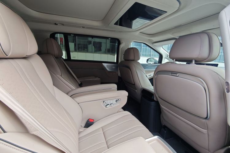 Used XPeng X9 2026 Model—Range-Extended Version 1602 Ultra Interior 11