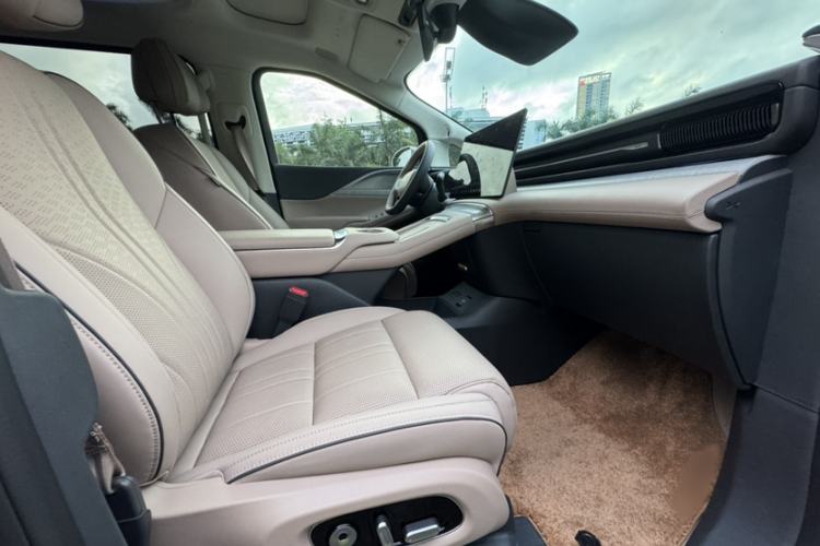 Used XPeng X9 2026 Model—Range-Extended Version 1602 Ultra Interior 6