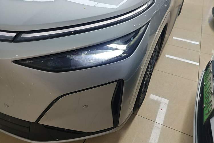 Used XPeng X9 2026 Model—Range-Extended Version 1602 Ultra Left Front Headlight