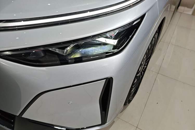 Used XPeng X9 2026 Model—Range-Extended Version 1602 Ultra Left Front Headlight