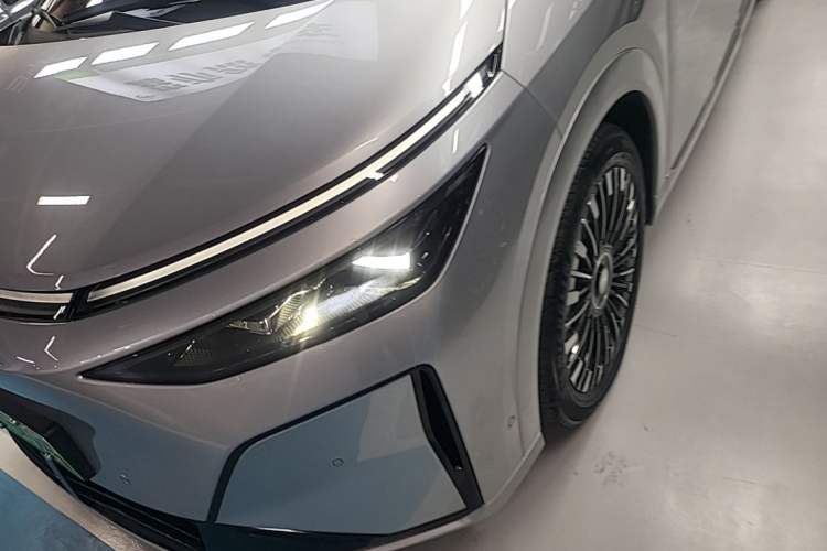 Used XPeng X9 2026 Model—Range-Extended Version 1602 Ultra Left Front Headlight