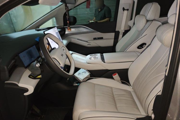 Used XPeng X9 2026 Model—Range-Extended Version 1602 Ultra Left Front Seat