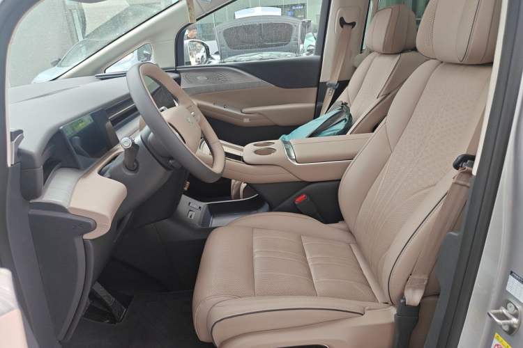 Used XPeng X9 2026 Model—Range-Extended Version 1602 Ultra Left Front Seat
