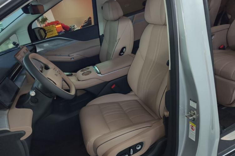 Used XPeng X9 2026 Model—Range-Extended Version 1602 Max Left Front Seat