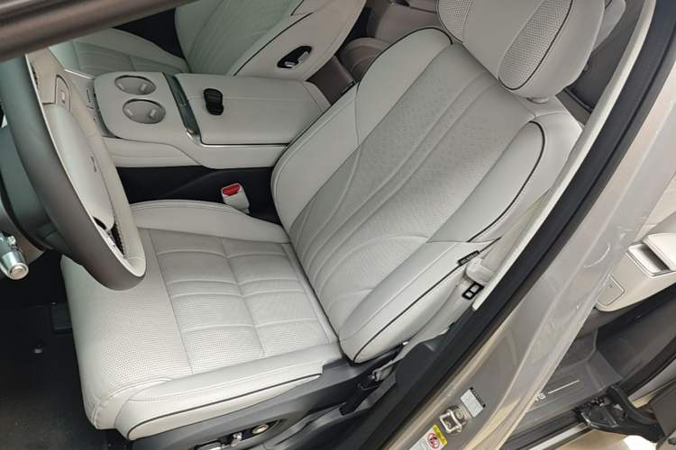 Used XPeng X9 2026 Model—Range-Extended Version 1602 Ultra Left Front Seat
