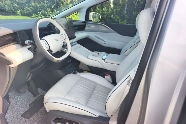 Used XPeng X9 2026 Model Pure Electric 665 Max Left Front Seat