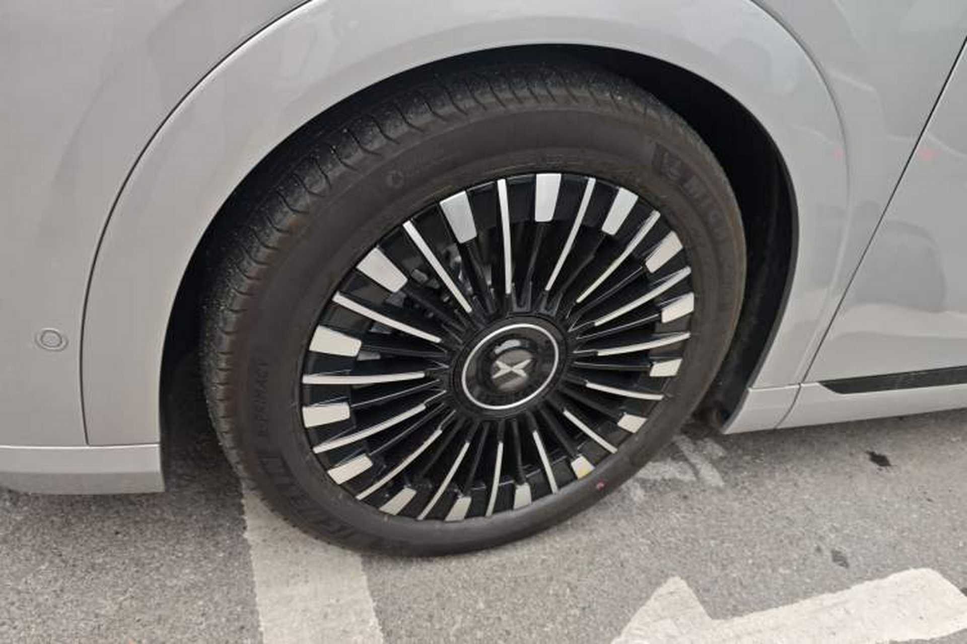 Used XPeng X9 2026 Model—Range-Extended Version 1602 Ultra Left Front Wheel Hub