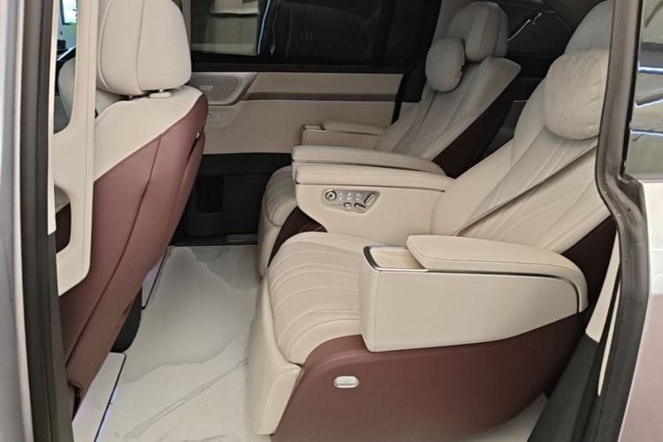 Used XPeng X9 2026 Model—Range-Extended Version 1602 Ultra Left Rear Seat