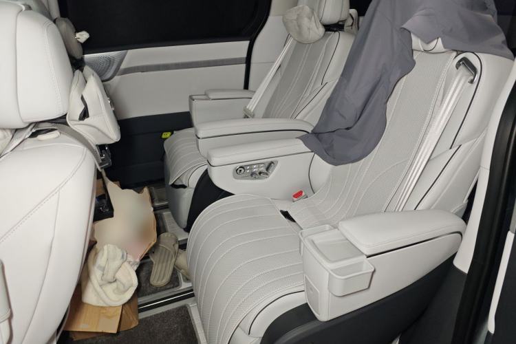 Used XPeng X9 2026 Model—Range-Extended Version 1602 Ultra Left Rear Seat