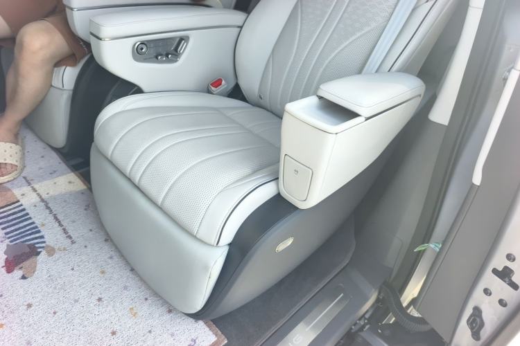 Used XPeng X9 2026 Model Pure Electric 665 Max Left Rear Seat
