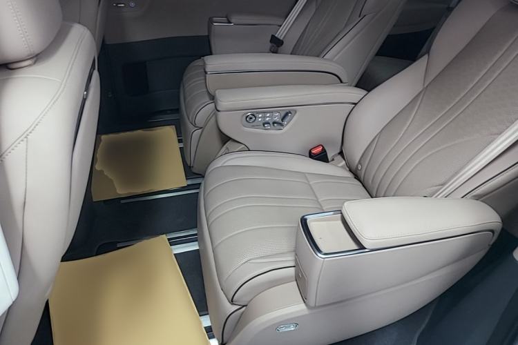 Used XPeng X9 2026 Model—Range-Extended Version 1602 Ultra Left Rear Seat