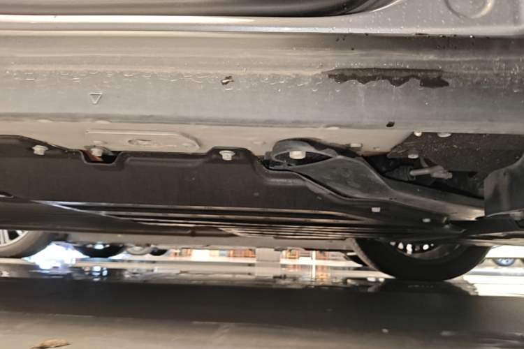 Used XPeng X9 2026 Model—Range-Extended Version 1602 Ultra Left Side Sill