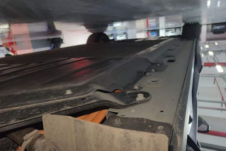 Used XPeng X9 2026 Model—Range-Extended Version 1602 Max Left Side Sill
