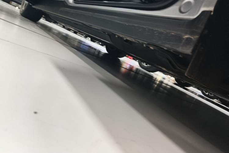 Used XPeng X9 2026 Model—Range-Extended Version 1602 Ultra Left Side Sill