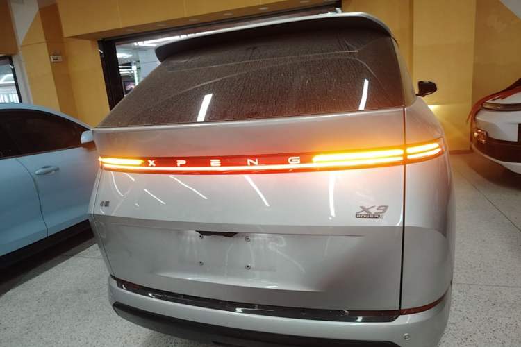Used XPeng X9 2026 Model—Range-Extended Version 1602 Max Rear
