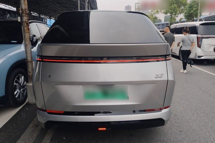 Used XPeng X9 2026 Model—Range-Extended Version 1602 Max Rear