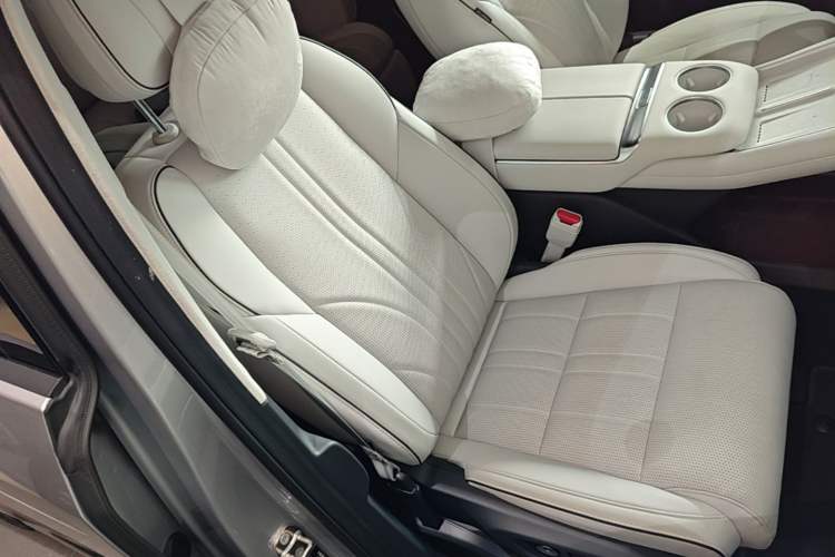 Used XPeng X9 2026 Model—Range-Extended Version 1602 Ultra Right Front Seat