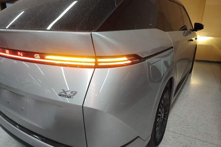 Used XPeng X9 2026 Model—Range-Extended Version 1602 Max Right Rear Taillight