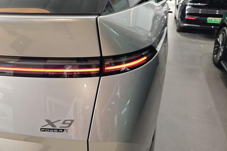 Used XPeng X9 2026 Model—Range-Extended Version 1602 Ultra Right Rear Taillight