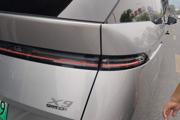 Used XPeng X9 2026 Model—Range-Extended Version 1602 Max Right Rear Taillight