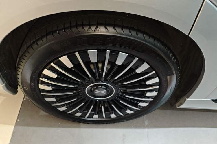 Used XPeng X9 2026 Model—Range-Extended Version 1602 Ultra Right Rear Wheel Hub