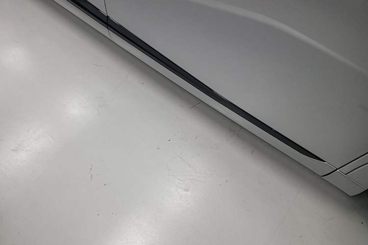 Used XPeng X9 2026 Model—Range-Extended Version 1602 Ultra Right Side Sill