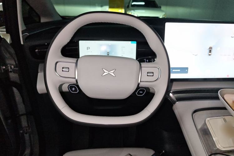Used XPeng X9 2026 Model—Range-Extended Version 1602 Max Steering Wheel