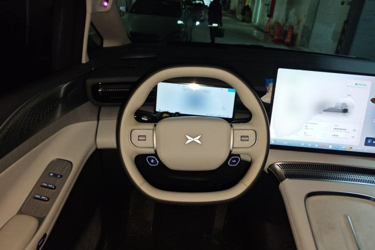 Used XPeng X9 2026 Model—Range-Extended Version 1602 Ultra Steering Wheel