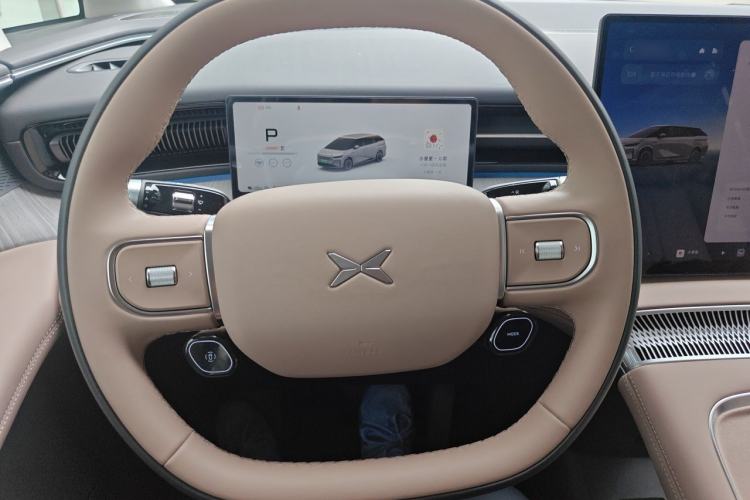 Used XPeng X9 2026 Model—Range-Extended Version 1602 Ultra Steering Wheel