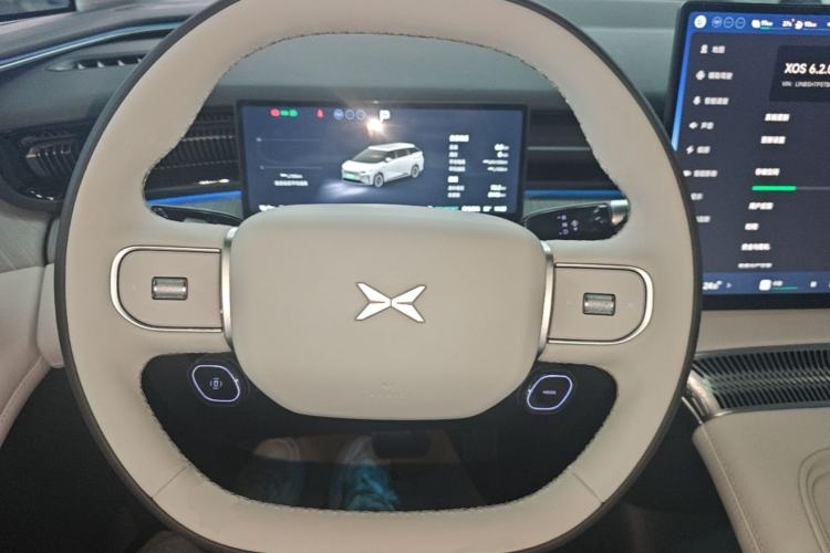 Used XPeng X9 2026 Model—Range-Extended Version 1602 Ultra Steering Wheel