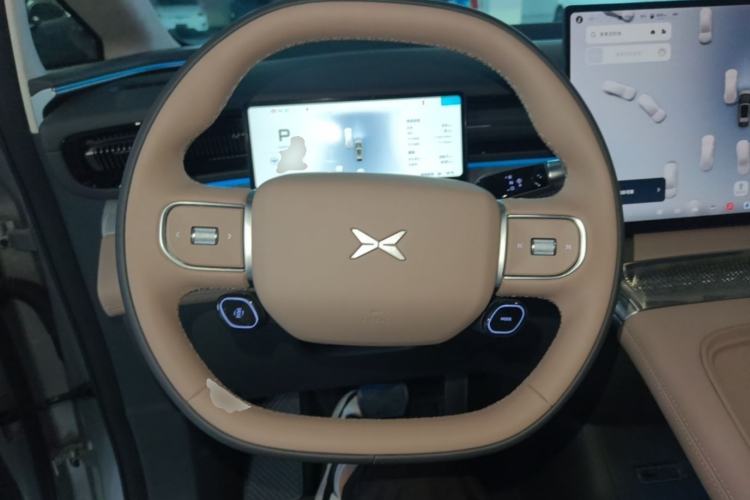 Used XPeng X9 2026 Model—Range-Extended Version 1602 Max Steering Wheel