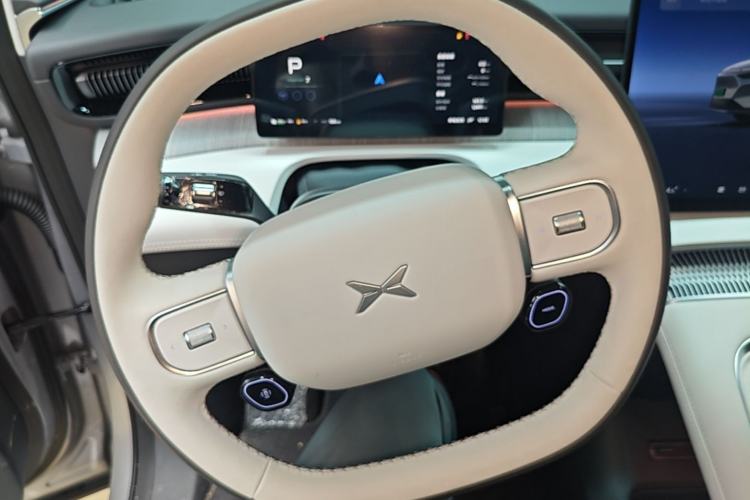 Used XPeng X9 2026 Model—Range-Extended Version 1602 Ultra Steering Wheel