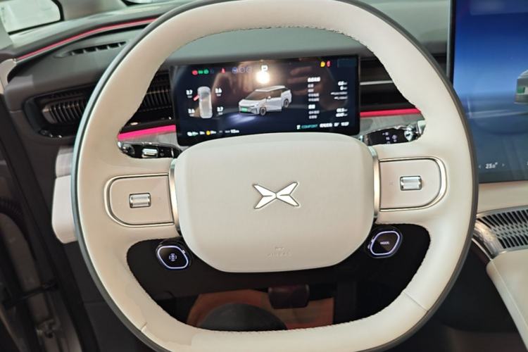 Used XPeng X9 2026 Model—Range-Extended Version 1602 Ultra Steering Wheel