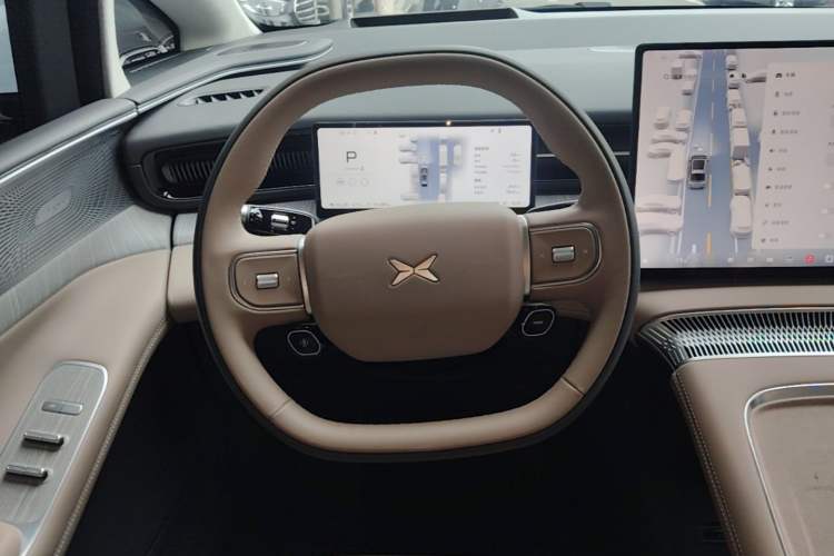 Used XPeng X9 2026 Model—Range-Extended Version 1602 Max Steering Wheel