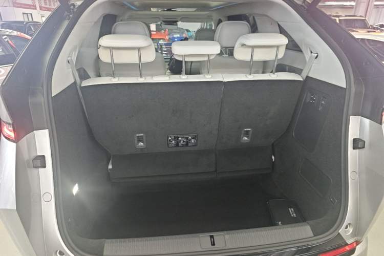 Used XPeng X9 2026 Model—Range-Extended Version 1602 Ultra Trunk