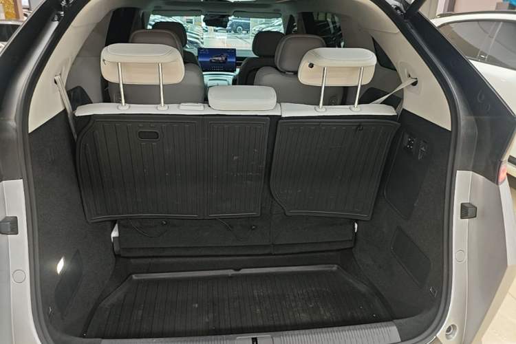 Used XPeng X9 2026 Model—Range-Extended Version 1602 Ultra Trunk