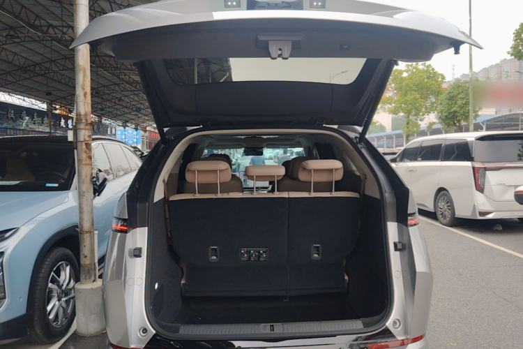 Used XPeng X9 2026 Model—Range-Extended Version 1602 Max Trunk